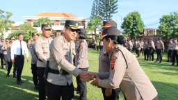 Empat Personel Polresta Denpasar Terima Kenaikan Pangkat Pengabdian, Bentuk Penghargaan Atas Dedikasi Tanpa Cela