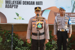 Wakapolres Bandara Ngurah Rai Tekankan Disiplin dan Bahaya Judi Online Saat Apel Jam Pimpinan