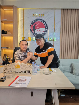 Bangun Sinergitas Media dan Kepolisian, Abah Samsul Arifin Temui Kasat Narkoba Tanjung Perak
