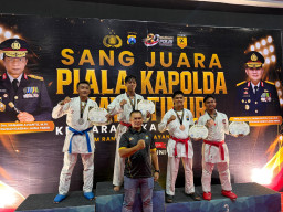 Prestasi Gemilang! Tim Karate Polres Pelabuhan Tanjung Perak Raih 18 Medali di Piala Kapolda Jatim