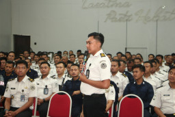 Pengarahan Perdana Kalapas I Madiun, Ajak Seluruh Jajaran Satukan Langkah Melalui Kekompakan, Kebersihan, dan Integritas
