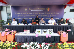 Polda Jatim Ungkap Tiga Kasus Kejahatan Sumber Daya Alam, Empat Tersangka Diamankan