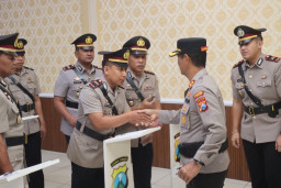 Kapolres Sampang Pimpin Sertijab PJU dan Enam Kapolsek, Ini Daftar Lengkapnya