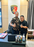 Abah Samsul Pererat Silaturahmi dengan Kanit Reskrim Polsek Kenjeran, Perkuat Sinergi Polri, Pers, dan Ormas