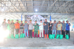 Sinergi TNI-Pemkot dan Masyarakat, Kodim 0410/KBL Gelar "Radin Inten Asri" Bersihkan Pantai Tiska