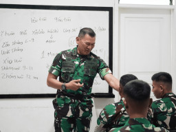 Pangdam XXI/RI Berdialog Dengan Puluhan Prajurit Menggunakan Bahasa Mandarin