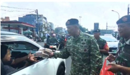 Subkogartap 0507 Kota Bekasi Gelar Jumat Berkah, Mayor Noeryadin: TNI Harus Selalu Dekat dengan Rakyat