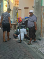 Warga Tambak Wedi Tengah Gelar Kerja Bakti, Wujudkan Lingkungan Bersih dan Pererat Kebersamaan