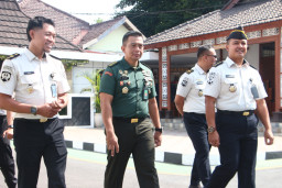 Perkuat Pengawasan Putusan Pengadilan, Kepala Dilmil V-22 Jayapura Kunjungi Lapas Kelas I Madiun