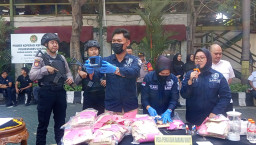 Komitmen Transparansi, Satres Narkoba Polrestabes Surabaya Musnahkan Barang Bukti 469 Perkara Restorative Justice