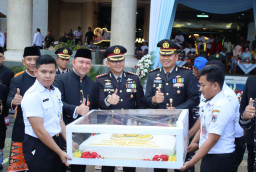 Upacara Hari Bhayangkara Ke-80 di Jakarta Utara Berlangsung Khidmat, Perkuat Sinergitas Polri Bersama TNI, Pemerintah, d