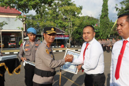 Ungkap Kasus Asusila dan Curanmor Lintas Wilayah, Satreskrim Polres Sampang Terima Penghargaan