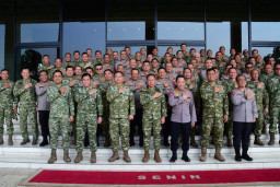 Kasad Dampingi Panglima TNI Terima Kunjungan Silaturahmi Kapolri di Mabes TNI