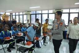 Perkuat Sinergi dengan TKBM, Kapolres Priok Gelar JJOS dan Ajak Jaga Stabilitas Kamtibmas Pelabuhan