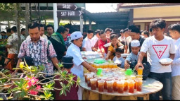 Konsisten Hingga Akhir Jabatan, Kapolres Sampang Gelar Aksi Humanis Jumat Berkah di Masjid Al-Rasyid