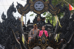 Naik Semut Ireng Percussion, AKBP Anang Hardiyanto Resmi Disambut Sebagai Kapolres Sampang yang Baru