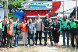 Polri-TNI Kompak Temui Pengemudi Ojol, Hadir Bawa Bantuan dan Pesan Kamtibmas