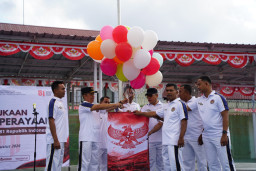 Pelepasan Balon Tandai Dimulainya Semarak HUT RI ke-81 di Lapas Narkotika Pamekasan