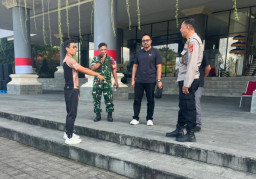 Jelang HUT RI Ke-81, Danramil Kerambitan Bersama Forkopimcam Matangkan Persiapan Upacara 