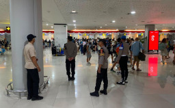 Jelang Libur Akhir Pekan, Polres Bandara Hadir Beri Rasa Aman Bagi Pengguna Jasa Bandara