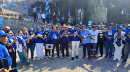 Made Mudarta dan Nengah Tamba Kompak Dukung Gerakan Langit Biru, Demokrat Jembrana Bersih-Bersih Rambut Siwi