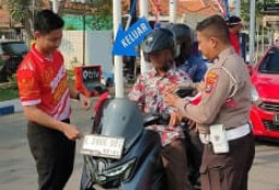 Semarak HUT RI ke-81, Satpas Colombo Surabaya Gelar Lomba Unik dan Bagikan Bendera Merah Putih