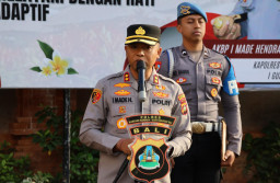 Kapolres Bandara I Gusti Ngurah Rai Tekankan Disiplin dan Kewaspadaan Personel