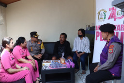 Kapolresta Denpasar Jenguk Personel Yang Sakit, Beri Dukungan dan Semangat 