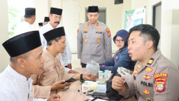 Polisi Tak Cuma Jaga Keamanan, Warga Juga Dapat Layanan Kesehatan.