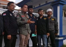 Aliansi Madura Indonesia, Meminta Pemkot Surabaya Berlaku Adil Dalam Menegakkan Perda Kota Surabaya 