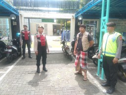 Polres Bandara Ngurah Rai Lakukan Pengamanan Giat Ibadah Sholat Jumat 