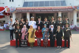 Upacara HUT Polri ke 77 di gelar di Balai Kota Surabaya