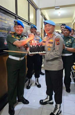Pom TNI Berpangkat Kolonel Datangi Propam Polda Bali