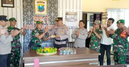 Polsek Taman Krocok Dapat Ucapan Selamat HUT Bhayangkara ke 77 Dari Danposramil Taman Krocok