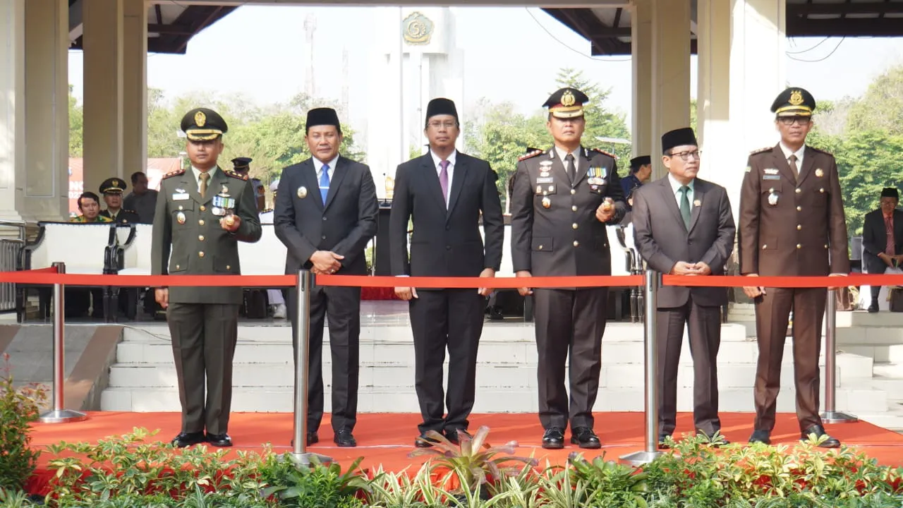 Kapolresta Sidoarjo Irup Hari Bhayangkara ke-77 di Alun-alun Sidoarjo