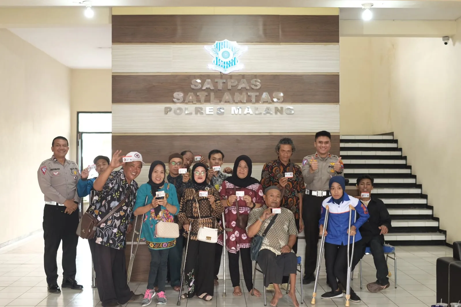 Sambut Hari Bhayangkara ke-77, Polres Malang Berikan SIM D Gratis Bagi Difabel