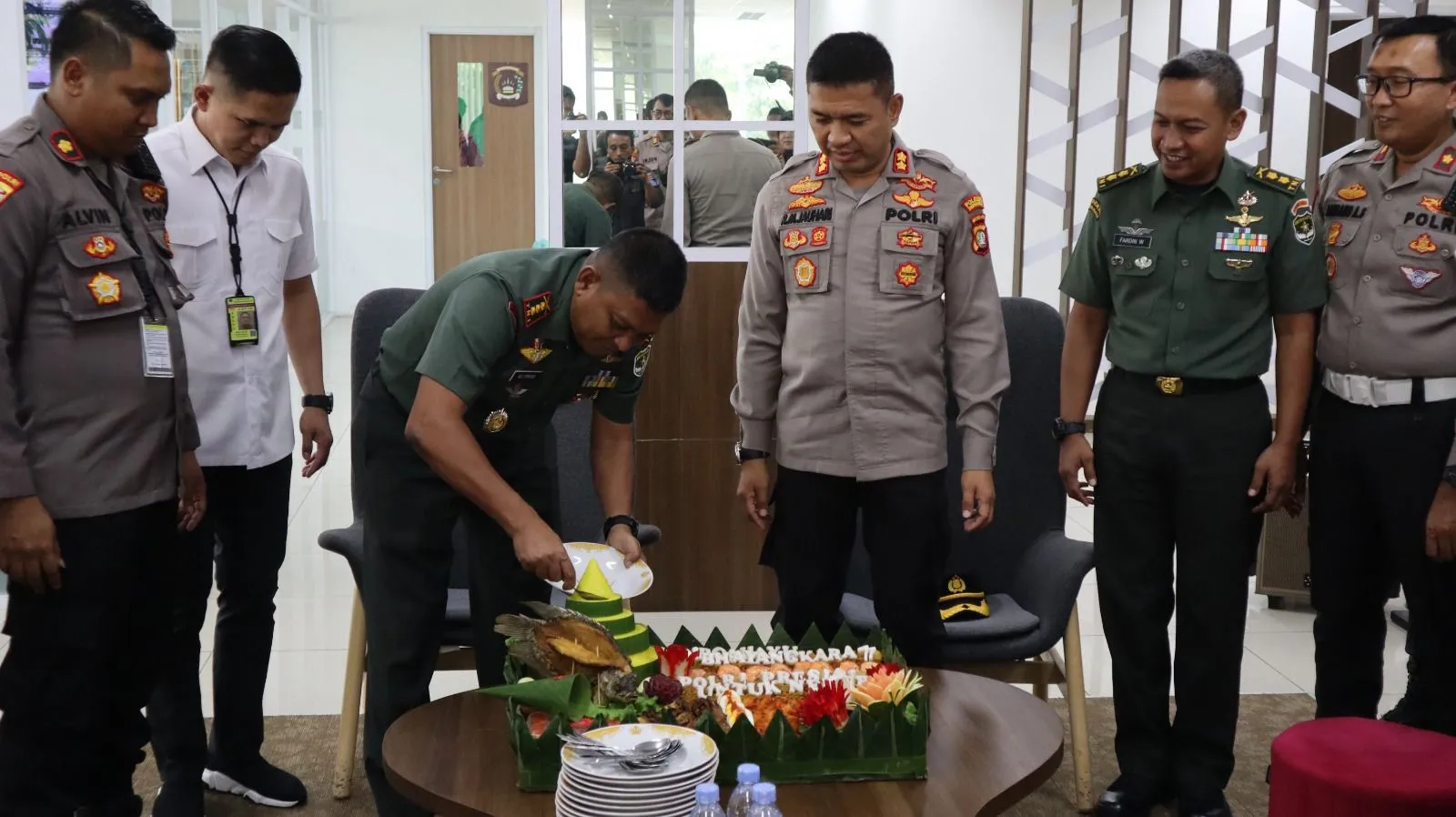 HUT Bhayangkara, Polresta Bandara Soekarno Hatta Menerima 3 Kunjungan Lembaga TNI