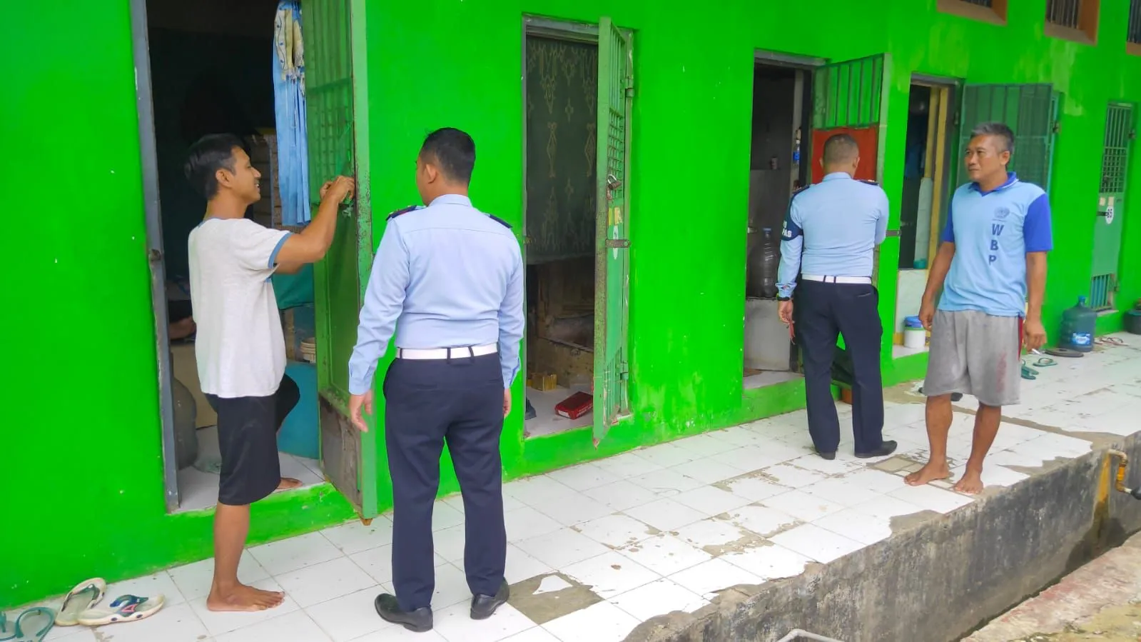 Tingkatkan Keamanan, Lapas Pamekasan Lakukan Peremajaan Sel Bagi WBP
