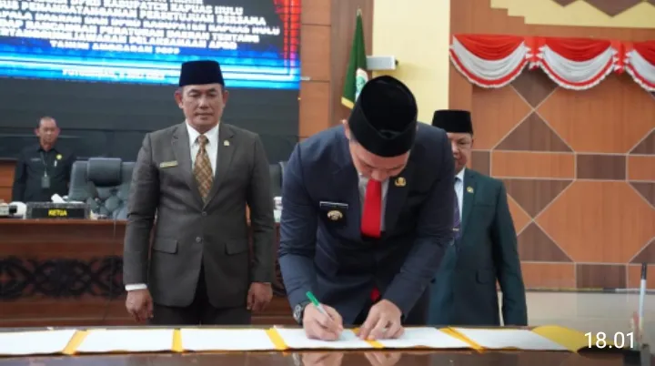 DPRD Kabupaten Kapuas Hulu Menyetujui RAPERDA Menjadi PERDA 