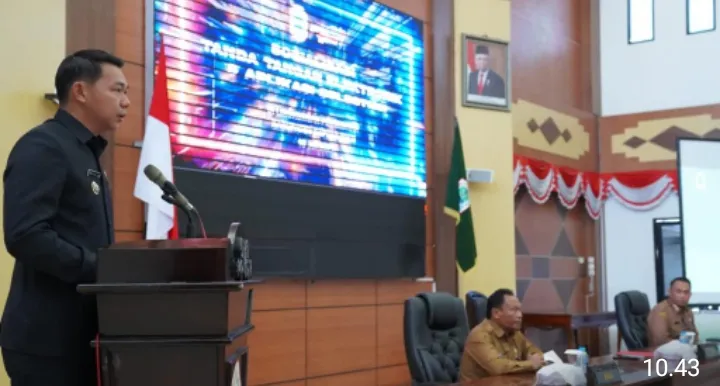 Bupati Kapuas Hulu Buka Kegiatan Sosialisasi Sistem Pemerintahan Berbasis Elektronik 