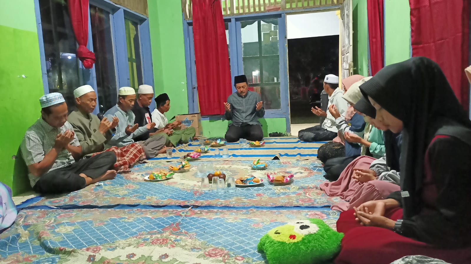 STKIP Syekh Mansyur Serahkan Mahasiswa KKN-T di Desa Sobang
