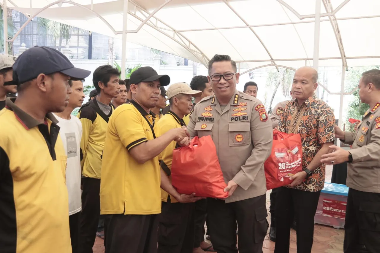 Baksos Patria Tama Dalam Rangka Memperingati 28 Tahun Pengabdian Akpol 1995 Untuk Polri Yang Presisi