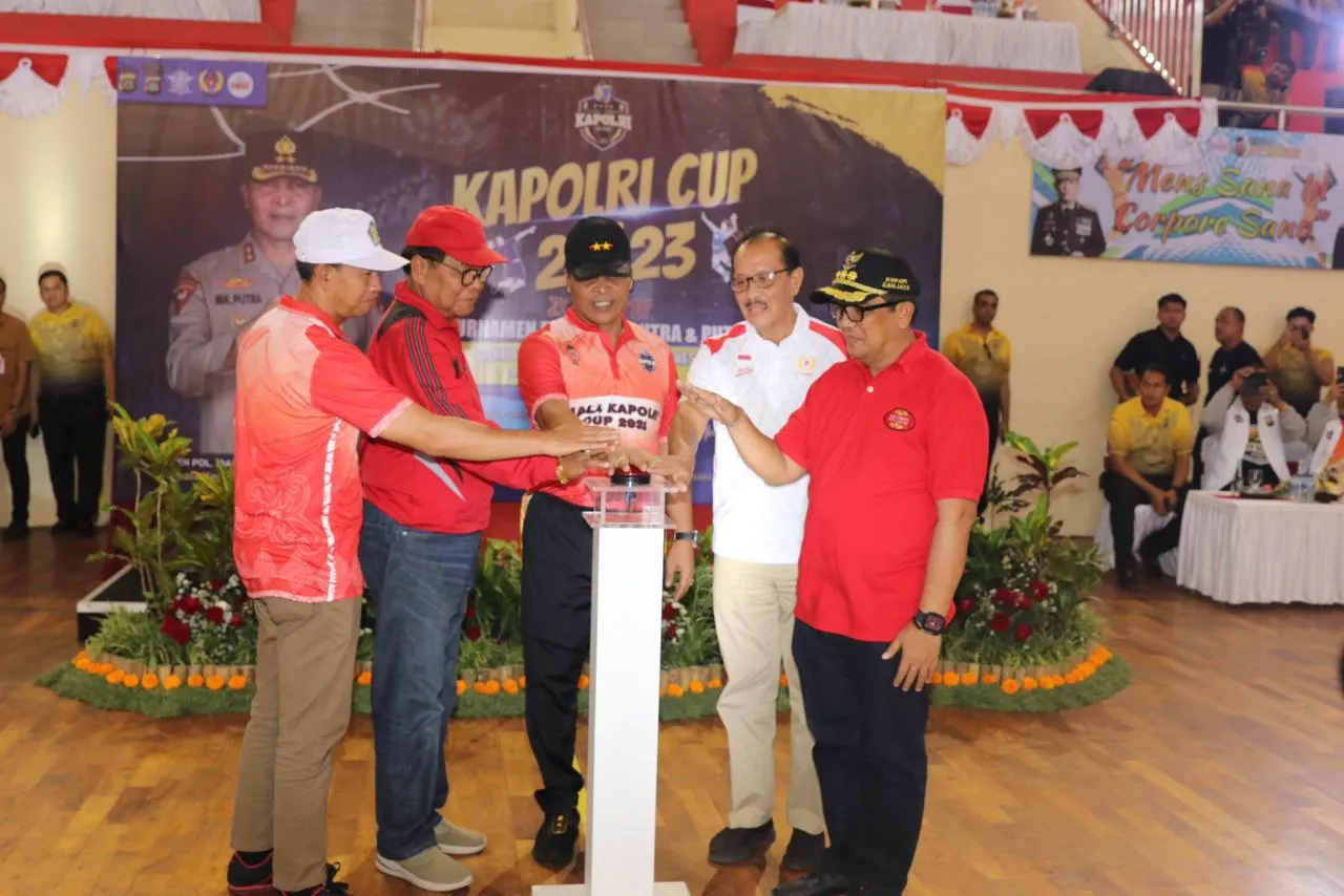 Kapolda Bali Buka Kejuaraan Bola Voli Kapolri Cup 2023 Zona VIII 