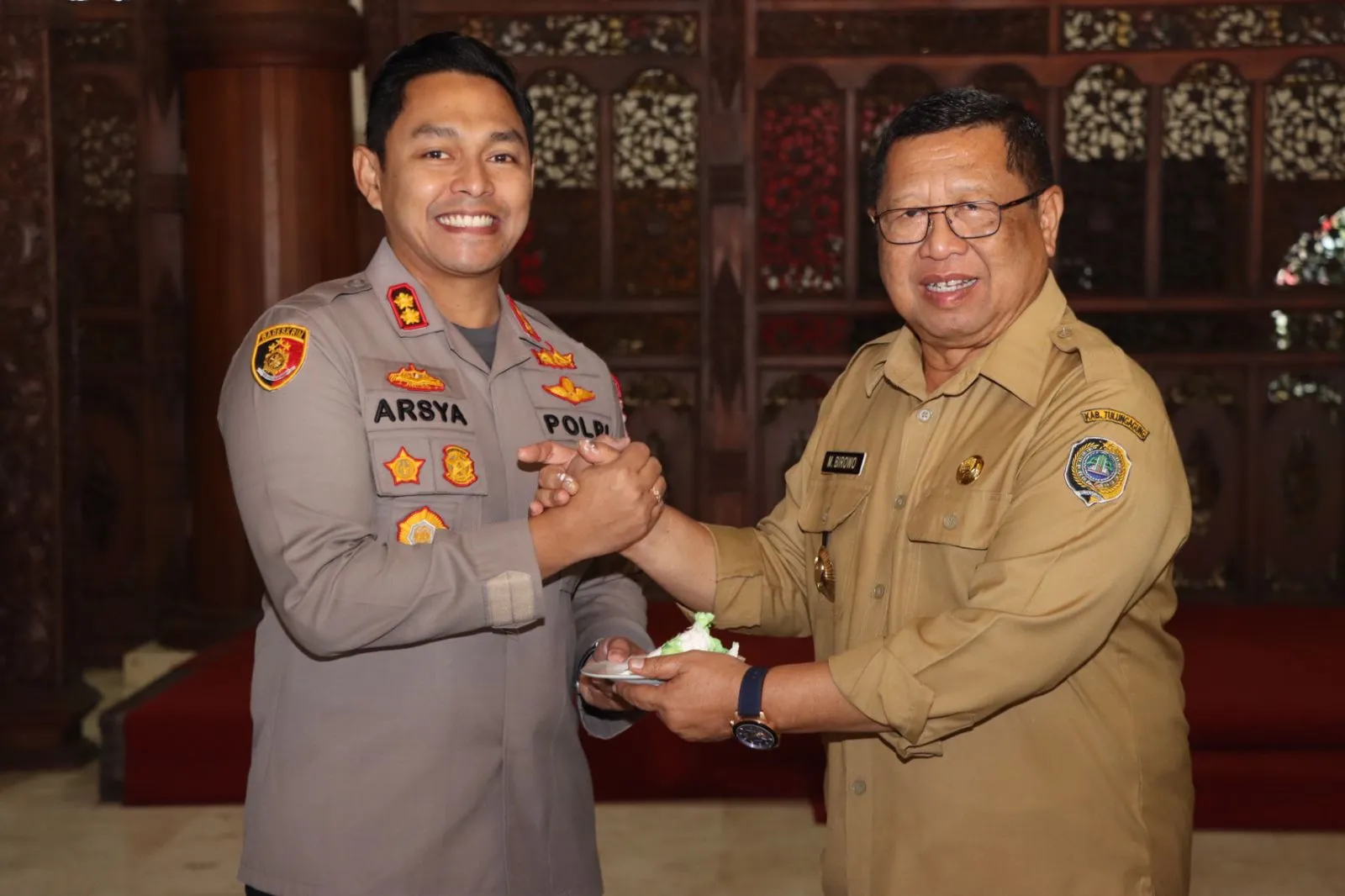 Awali Tugas Kapolres Tulungagung Beri Surprise di Hari Ultah Bupati