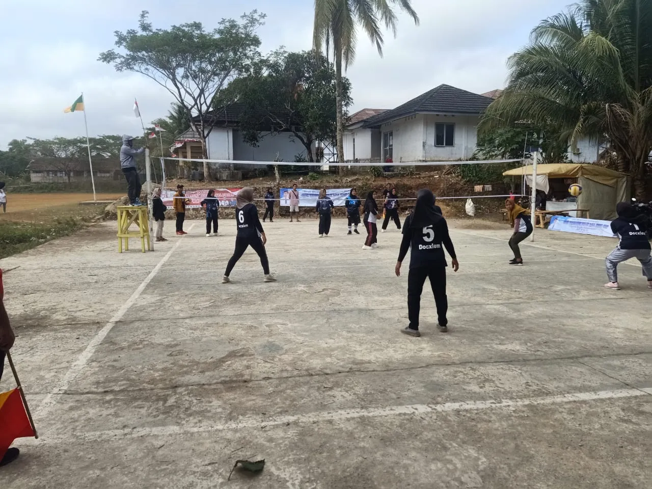 Semarakkan HUT RI Ke 78 Tahun 2023 Kecamatan Cimanggu Menggelar Open Turnamen Voli Ball Rizky Cup