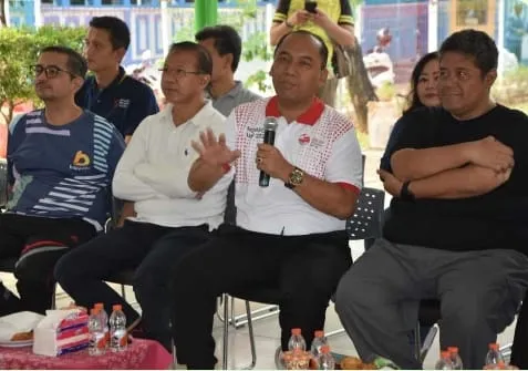 Uus Kuswanto Pimpin Kegiatan Bersih Bersih di RPTRA Utama, Cengkareng