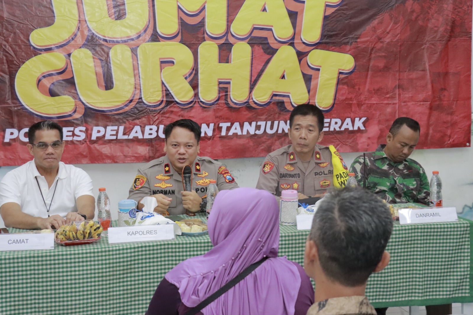 Jumat Curhat, Wakapolres Pelabuhan Tanjung Perak Berikan Edukasi Warga Tambak Asri