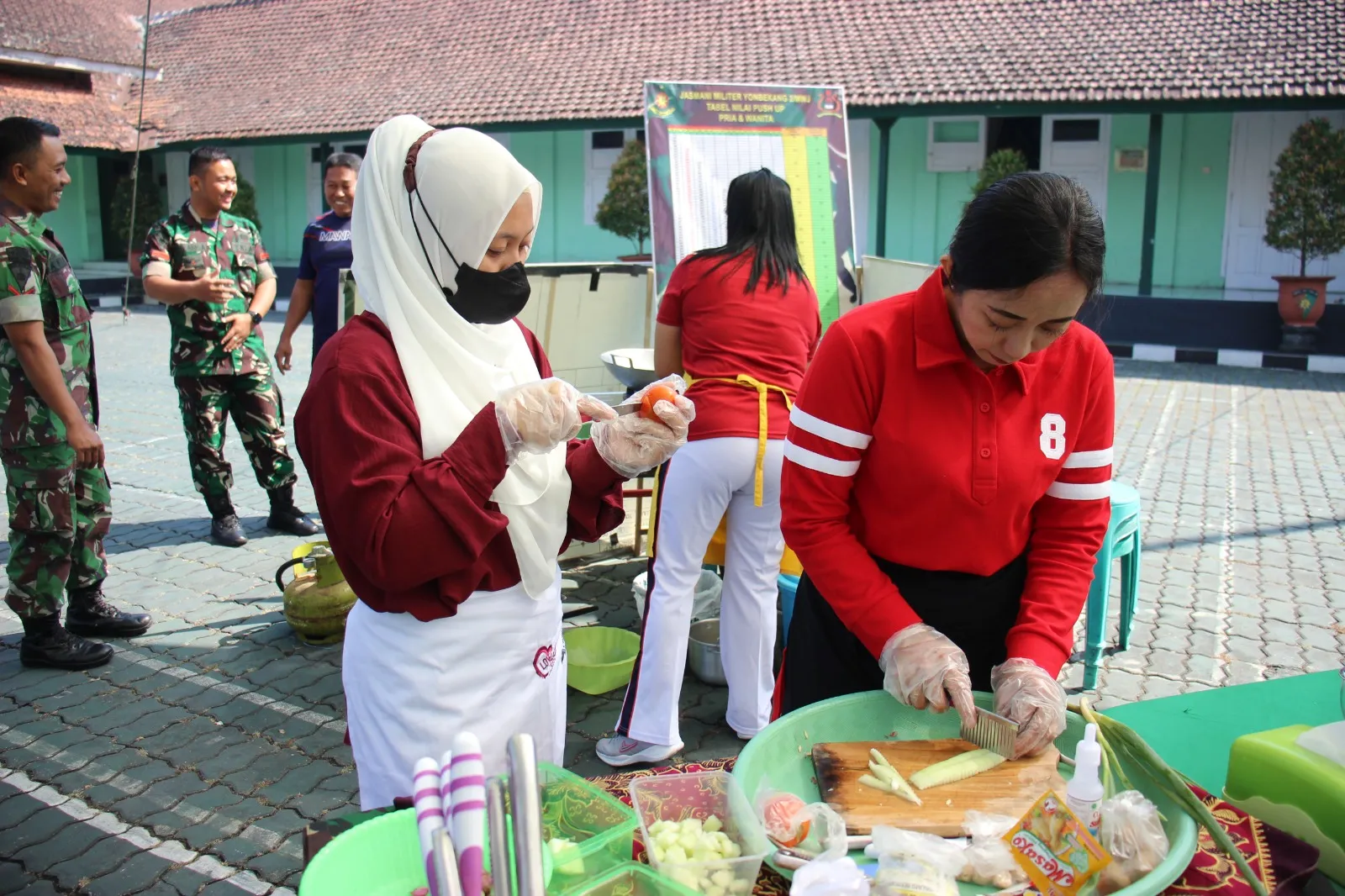 Keseruan Lomba Menyambut Hari Kemerdekaan RI ke-78 di Yonbekang 2 Kostrad