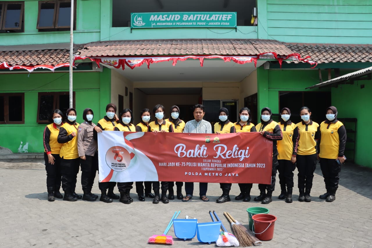 Peringati HUT ke-75: Polwan Polres Pelabuhan Tanjung Priok Gelar Bakti Religi