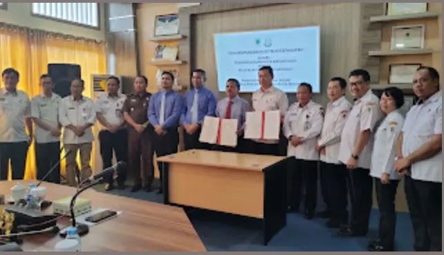 Bupati dan Kepala Kejaksaan Negeri Kapuas Hulu Melakukan Penandatanganan Nota Kesepakatan